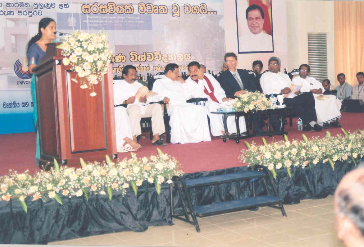 President Mahinda Rajapaksa with Officials