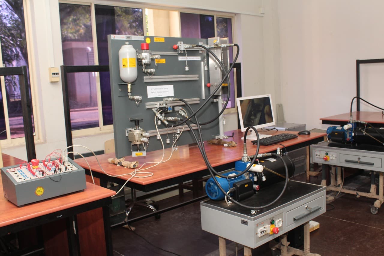 Hydraulic and Pneumatic Advanced Manufacturing Lab