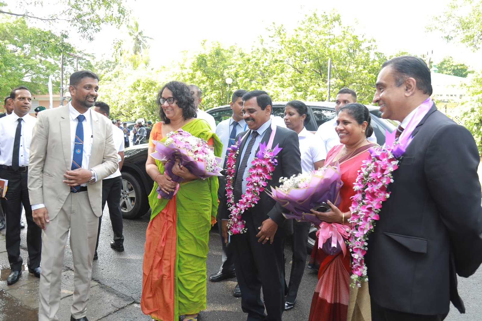 Prime Minister and Dignitaries Welcomed with Flowers