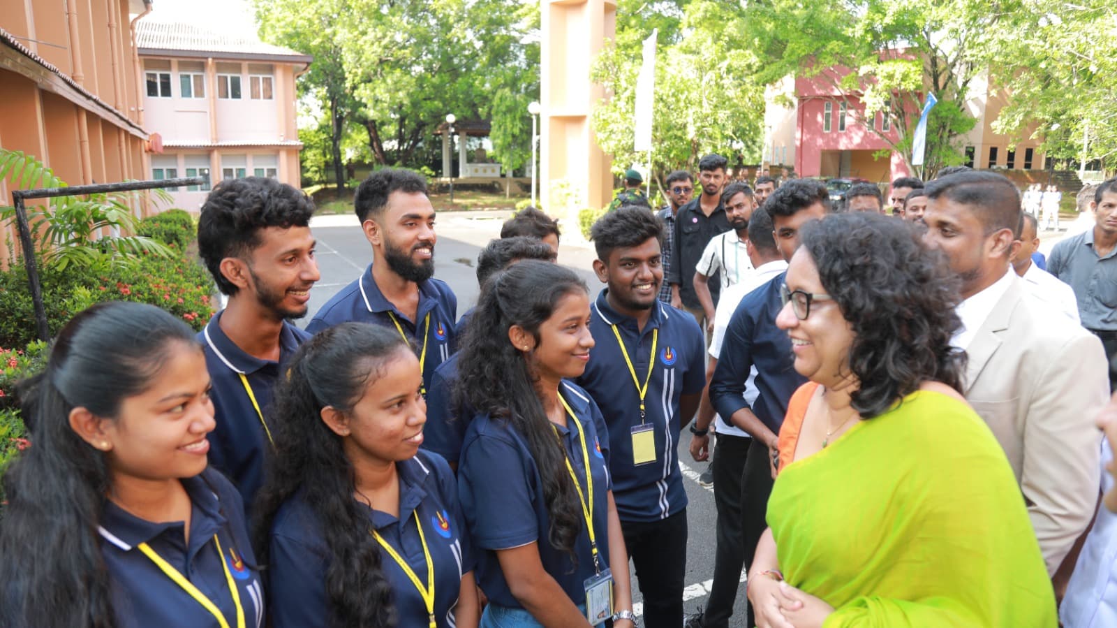 Prime Minister in Friendly Conversation with UOVT Students